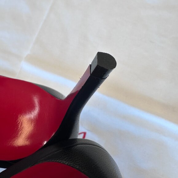 Christian Louboutin - Classic Black Heels - Picture 11 of 16